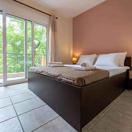 Cleri's * Néa Péramos